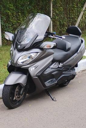 SUZUKI BURGMAN 650 EXECUTIVE SUZUKI BURGMAN 650 EXECUTIVE